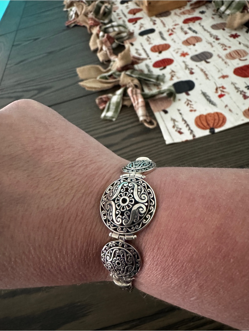925 Sterling Silver Floral Medallion Bracelet – 26.7 Grams Adj. 7”-7.5”